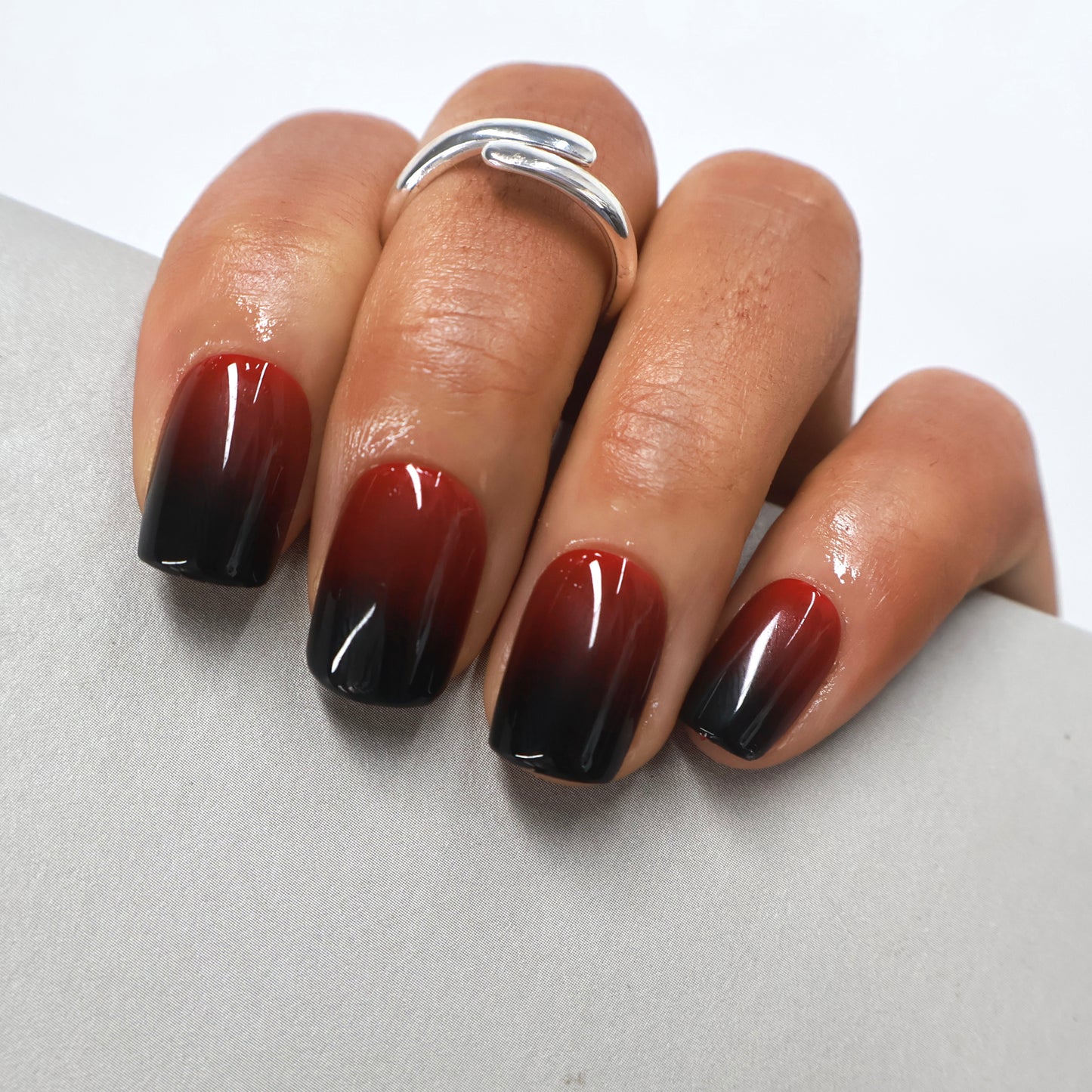 Maniye Crimson Twilight Red Black Ombre Press On Nails