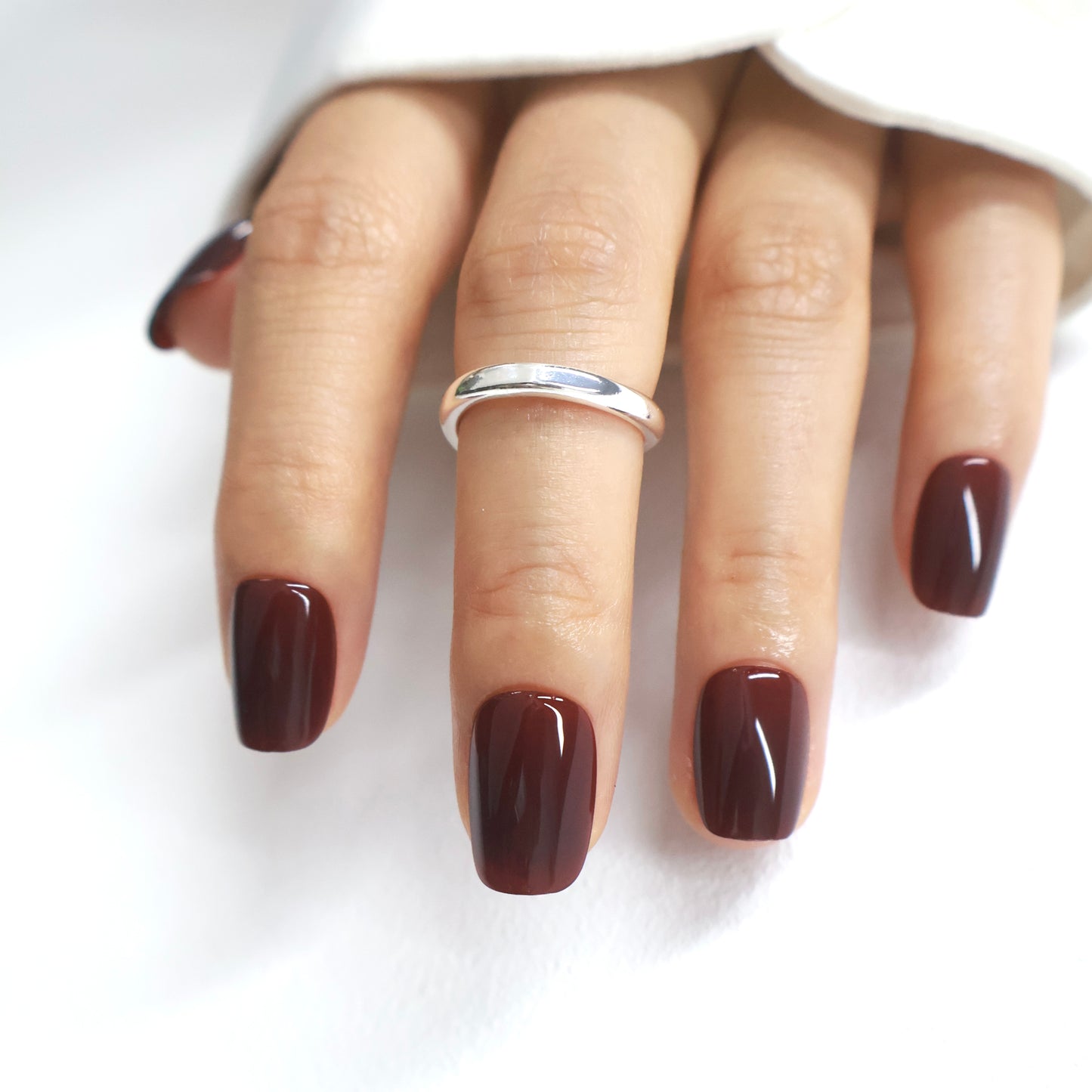 Maniye Oxblood Burgundy Press On Nails