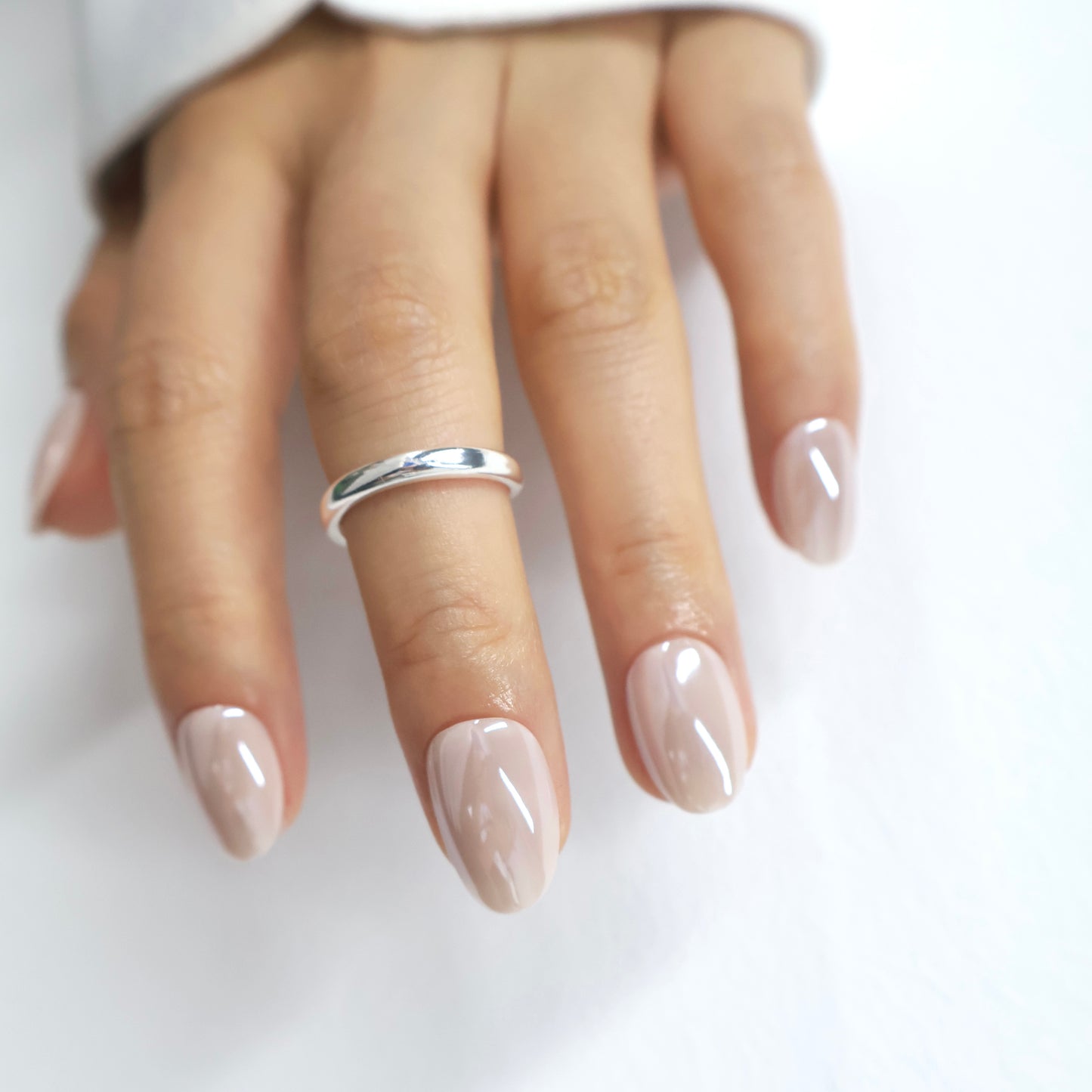Maniye Glazed Silk Chrome Press On Nails