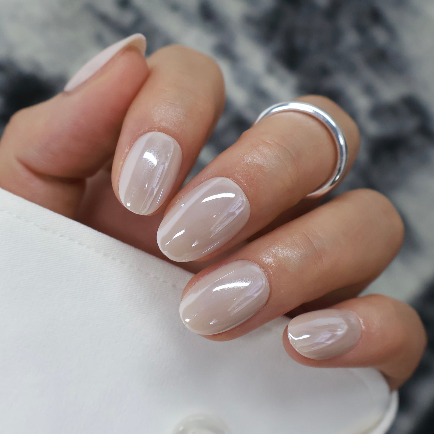 Maniye Glazed Silk Chrome Press On Nails