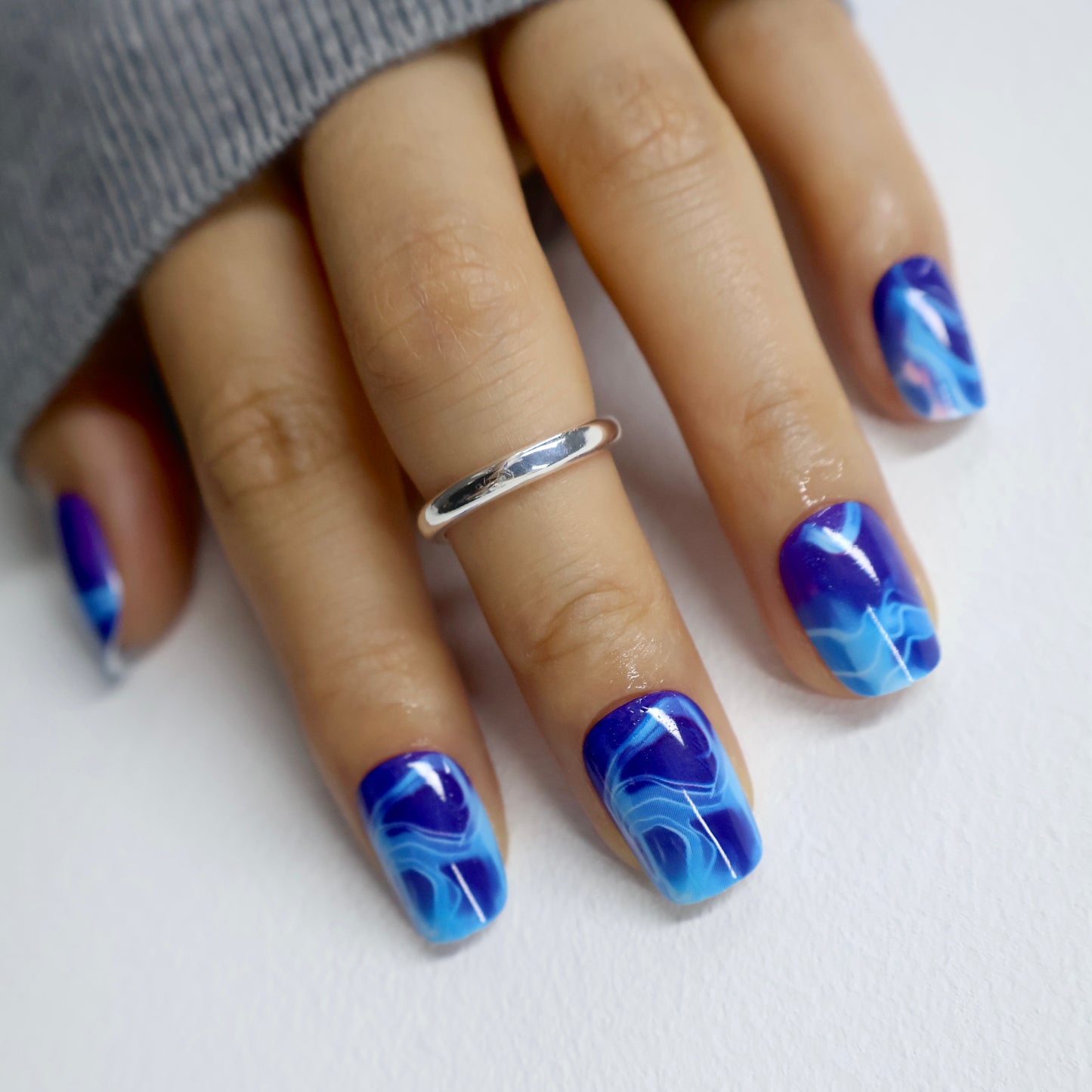 Maniye Ocean Wave Marble Press On Nails