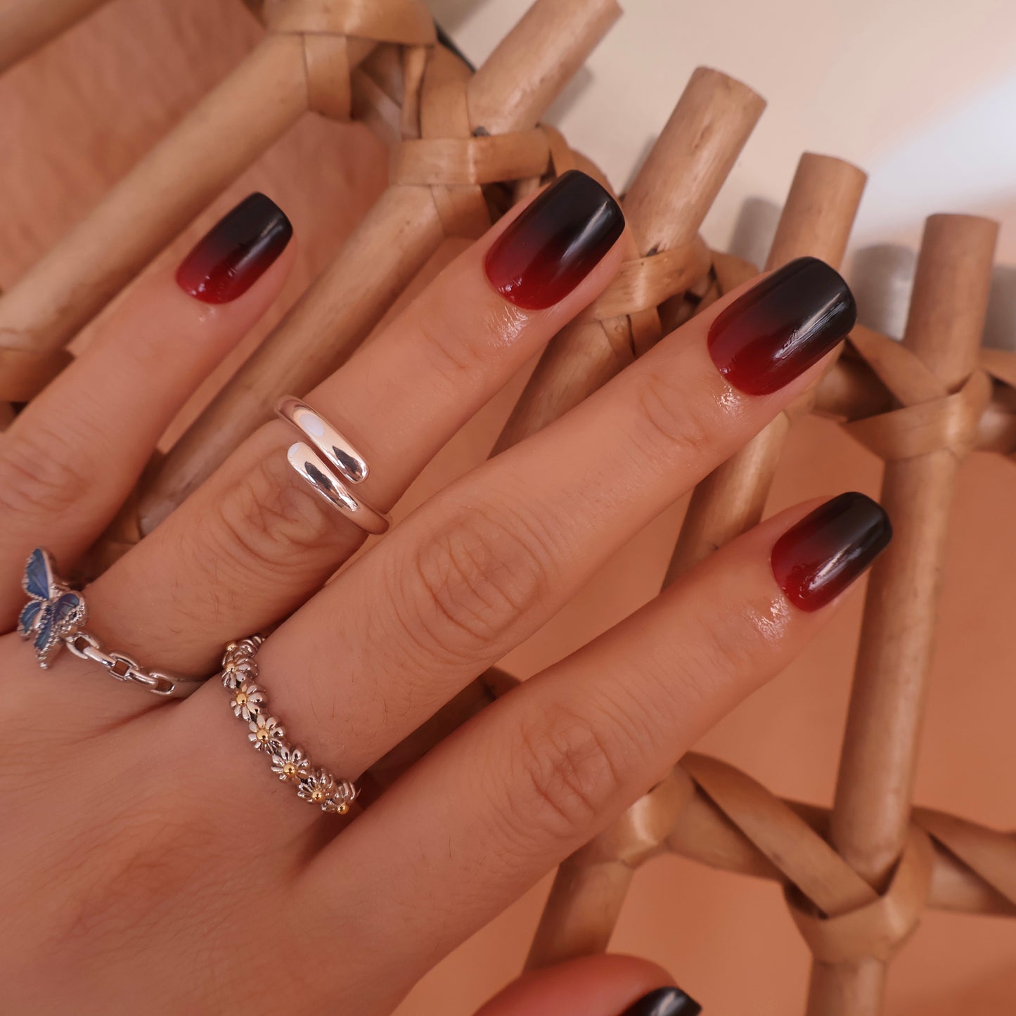 Maniye Crimson Twilight Red Black Ombre Press On Nails