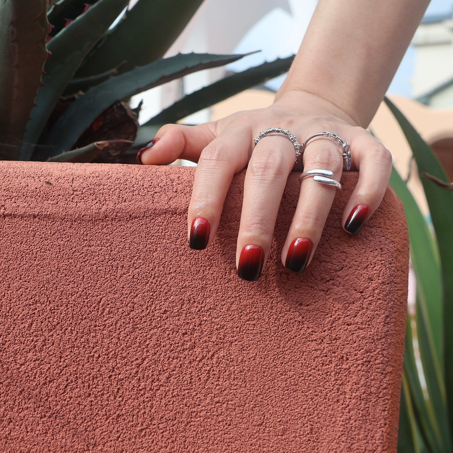 Maniye Crimson Twilight Red Black Ombre Press On Nails