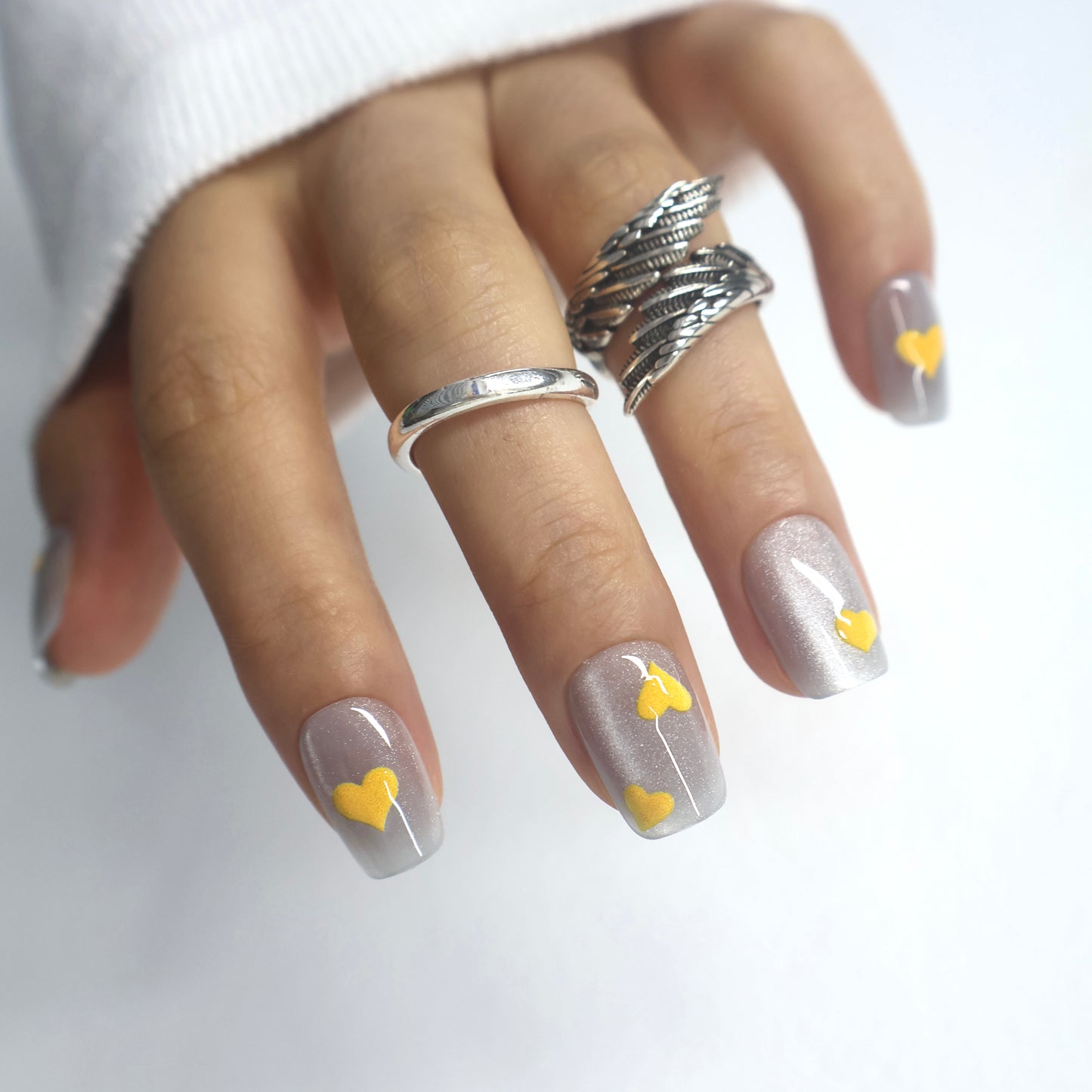 Silver Velvet Cat Eye Heart Press-On Nails