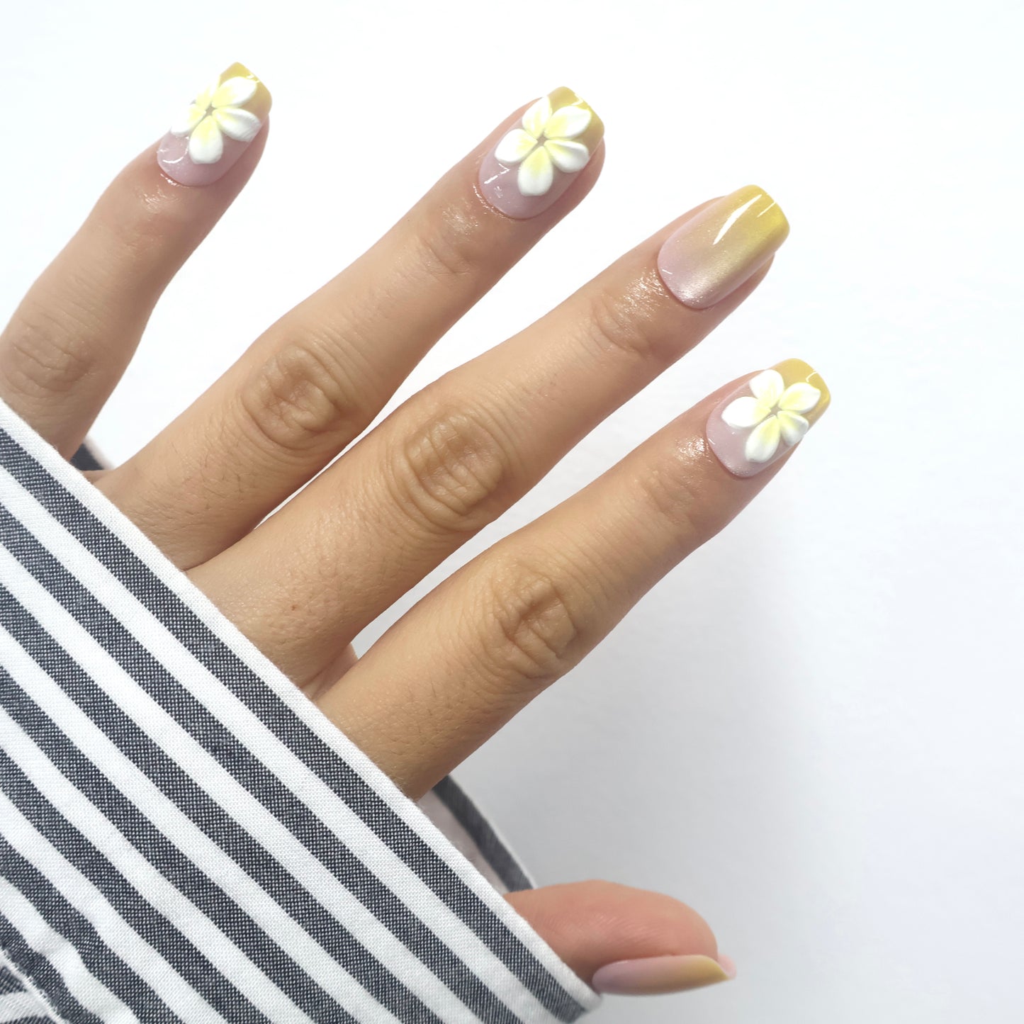 3D Flower Cat-Eye Press-On Nails