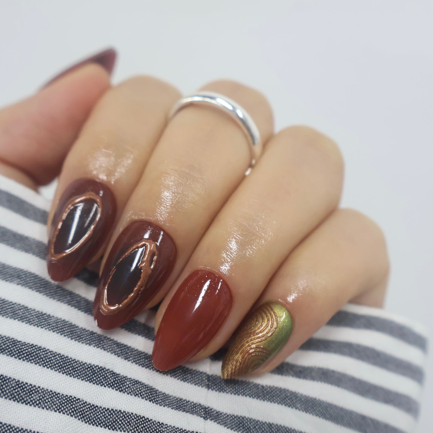 3D Metallic Bronze & Espresso Press On Nails