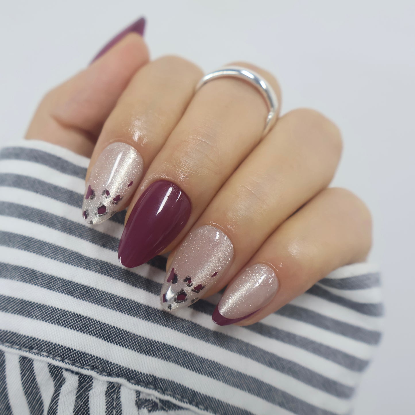 Modern Leopard Velvet Cat Eye Press On Nails